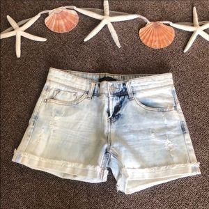 Forever 21 acid wash shorts 🩳